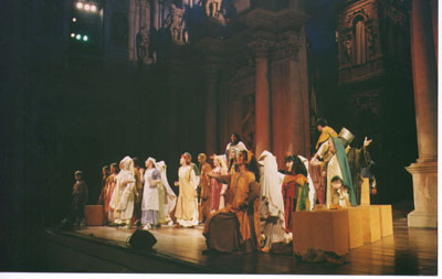 Piccolo Teatro del Garda in “Alleluja, brava gente!” all'Olimpico per il Premio Faber 2000